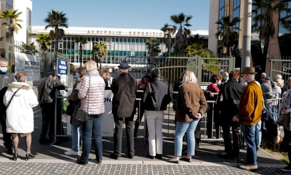 covid:-premieres-evacuations-de-patients-d&rsquo;ile-de-france