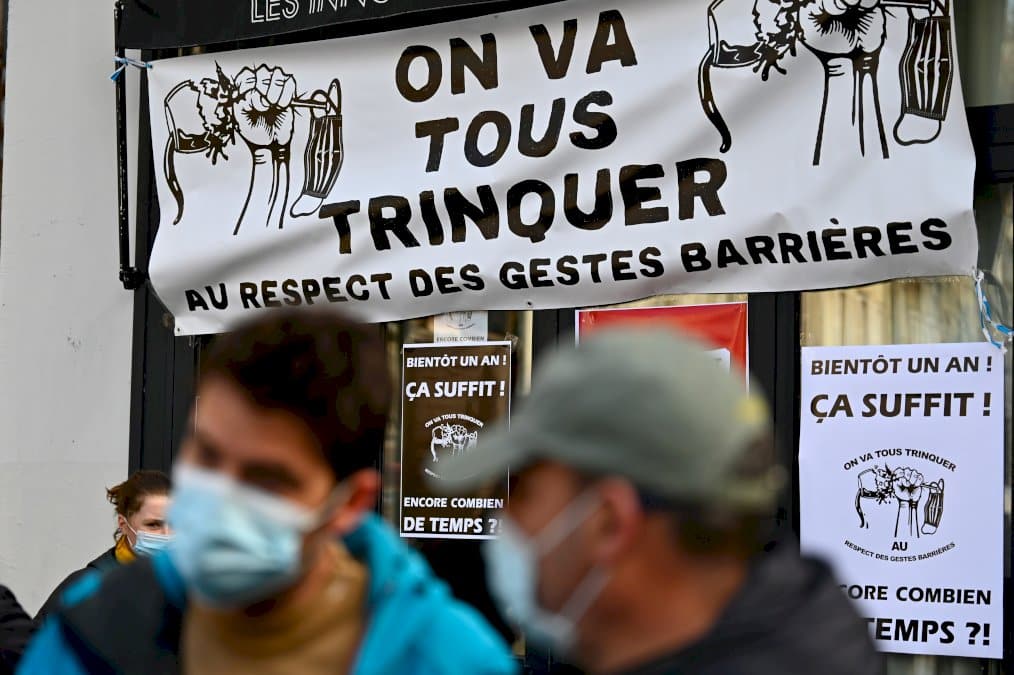 a-rennes,-cafes-gratuits-pour-« feter-tristement »-un-an-de-fermeture-des-bars-et-restaurants