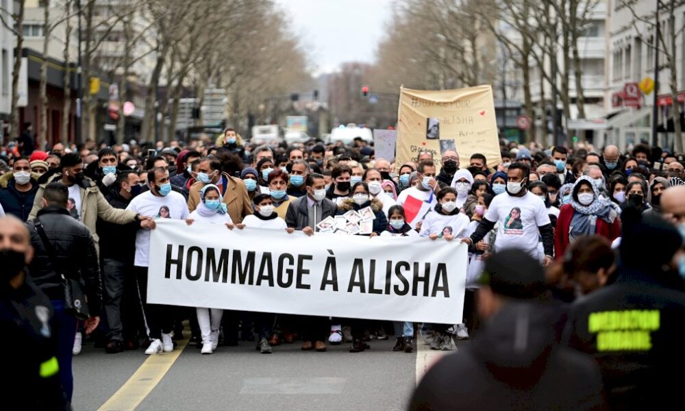 marche-blanche-a-argenteuil-en-memoire-d&rsquo;alisha-tuee-par-des-camarades