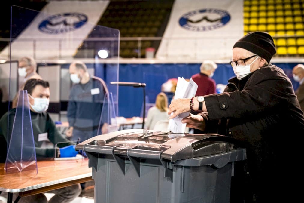 premier-jour-d&rsquo;elections-aux-pays-bas,-sur-fond-de-coronavirus