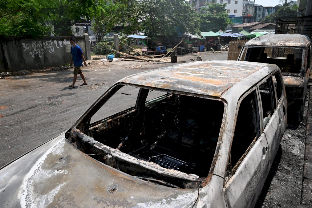 birmanie:-cinq-morts-dans-des-manifestations,-l&rsquo;audience-d&rsquo;aung-san-suu-kyi-reportee