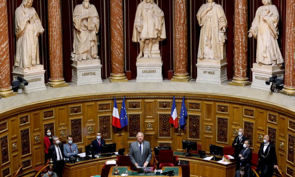 « securite-globale »:-le-senat-va-imprimer-sa-marque-sur-un-texte-controverse