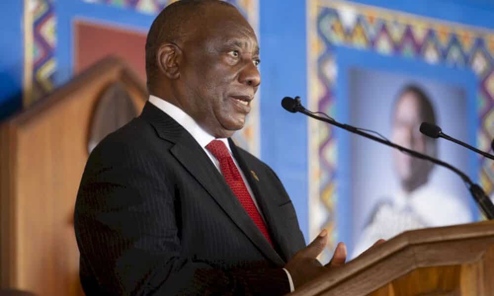 l&rsquo;afrique-du-sud-rend-hommage-au-defunt-roi-des-zoulous