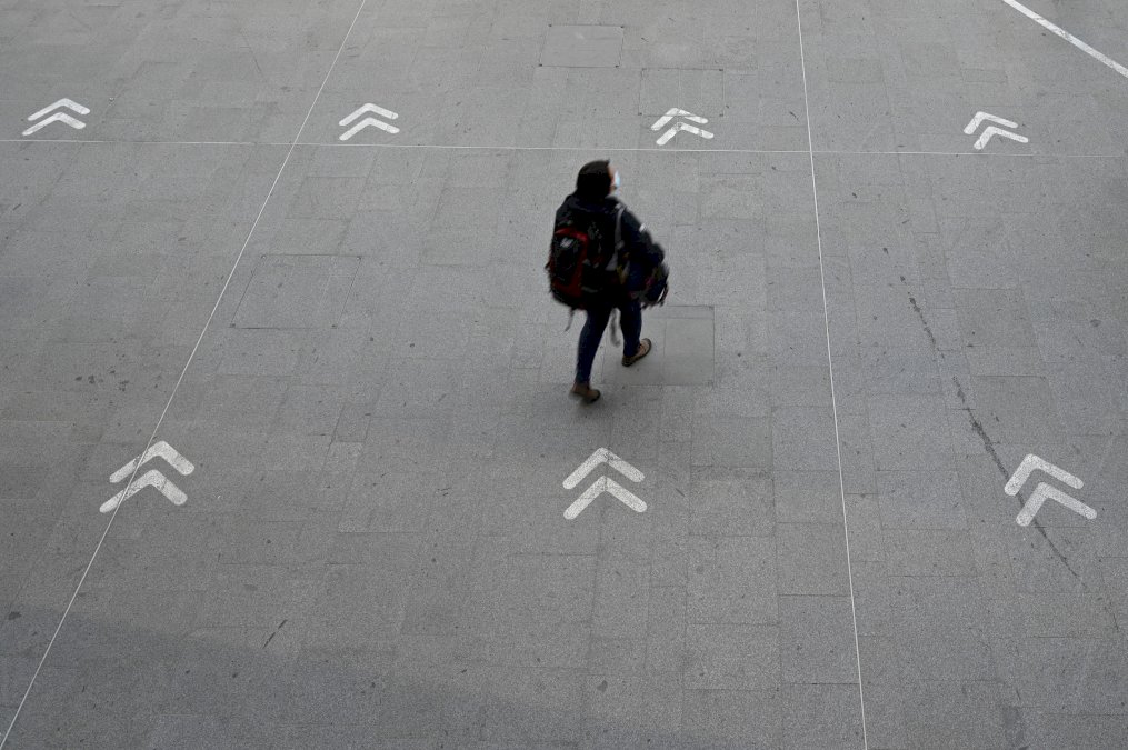 covid-19:-un-tiers-des-francais-entrent-dans-un-confinement-nouvelle-formule