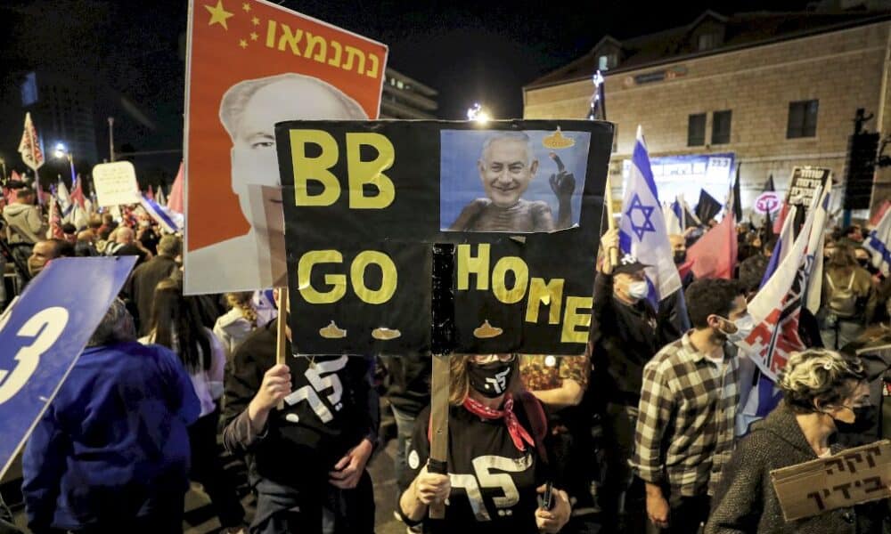 israel:-vaste-manifestation-anti-netanyahu-a-trois-jours-des-elections