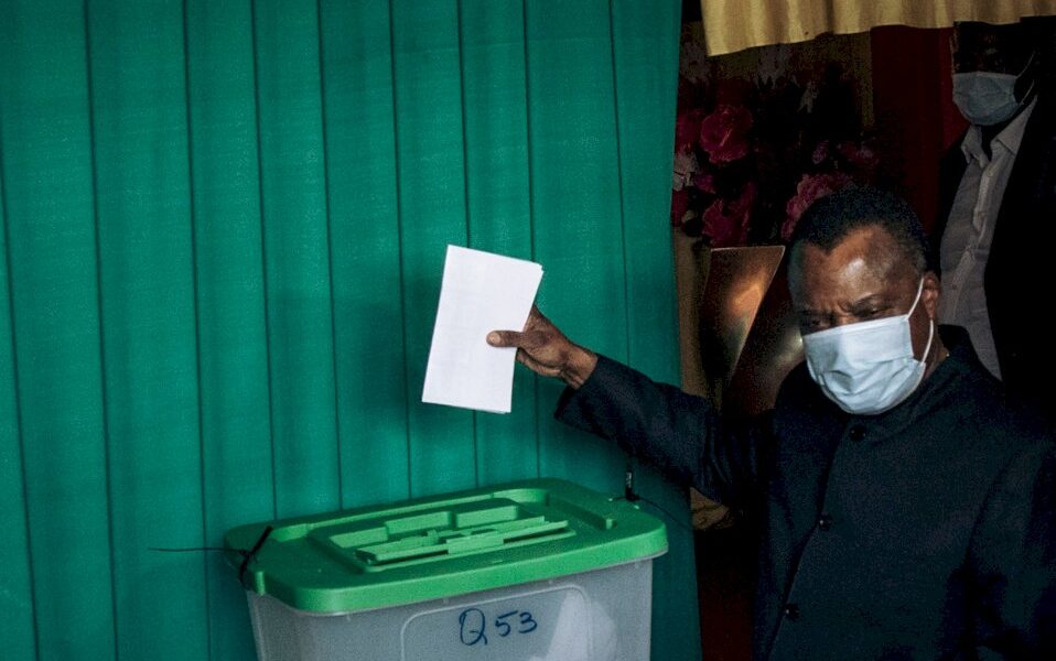 presidentielle-au-congo:-fin-du-vote,-l&rsquo;opposant-a-sassou-evacue-vers-la-france