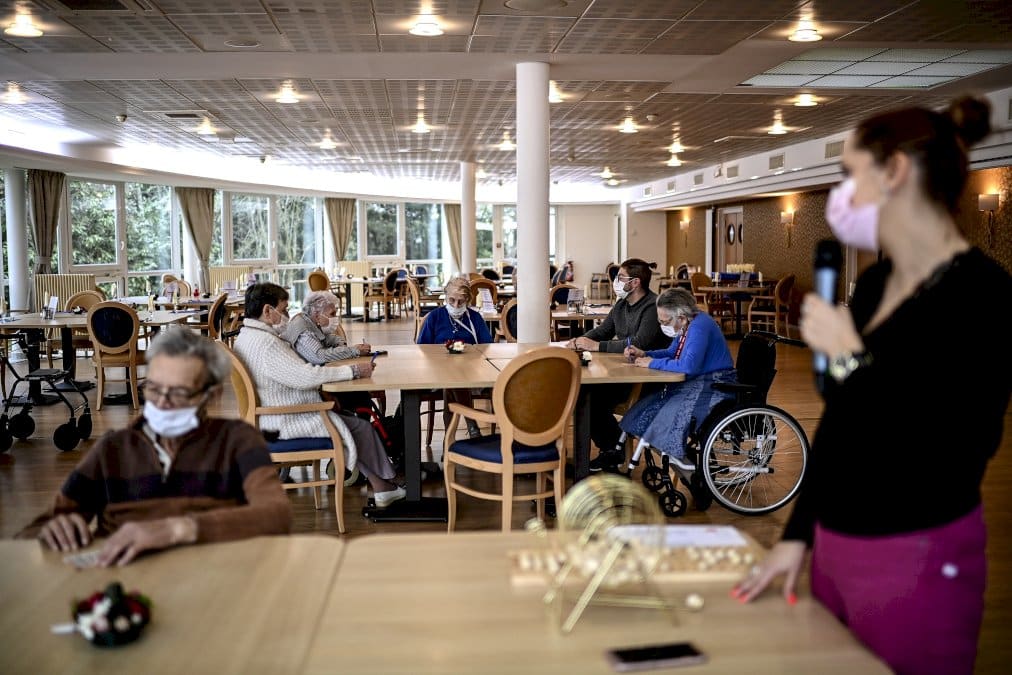 « on-n&rsquo;attendait-que-ca-d&rsquo;etre-ensemble »:-la-vie-en-communaute-retrouvee-en-ehpad