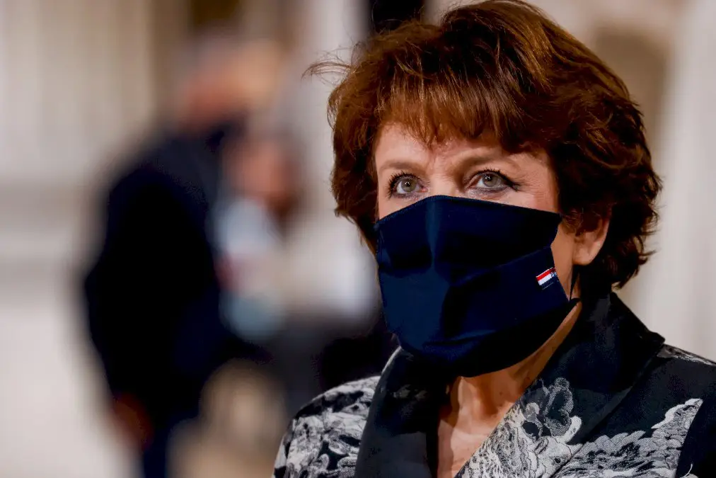 covid-19:-de-l’oxygene-pour-bachelot,-l’hopital-a-bout-de-souffle