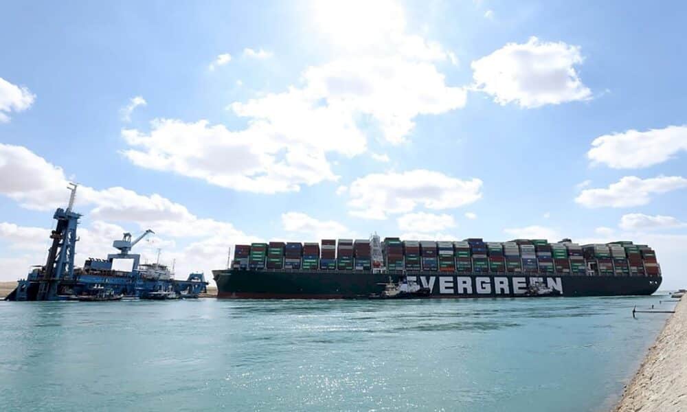 canal-de-suez:-une-« erreur-humaine »-pourrait-etre-a-l&rsquo;origine-de-l&rsquo;echouement