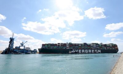 canal-de-suez:-une-« erreur-humaine »-pourrait-etre-a-l&rsquo;origine-de-l&rsquo;echouement