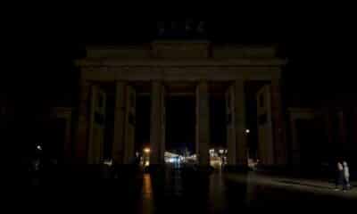 earth-hour:-des-villes-du-monde-entier-eteignent-leurs-lumieres-pour-la-planete