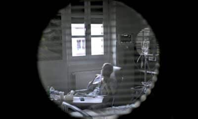 covid-19:-semaine-decisive-en-france-sous-la-pression-de-la-troisieme-vague