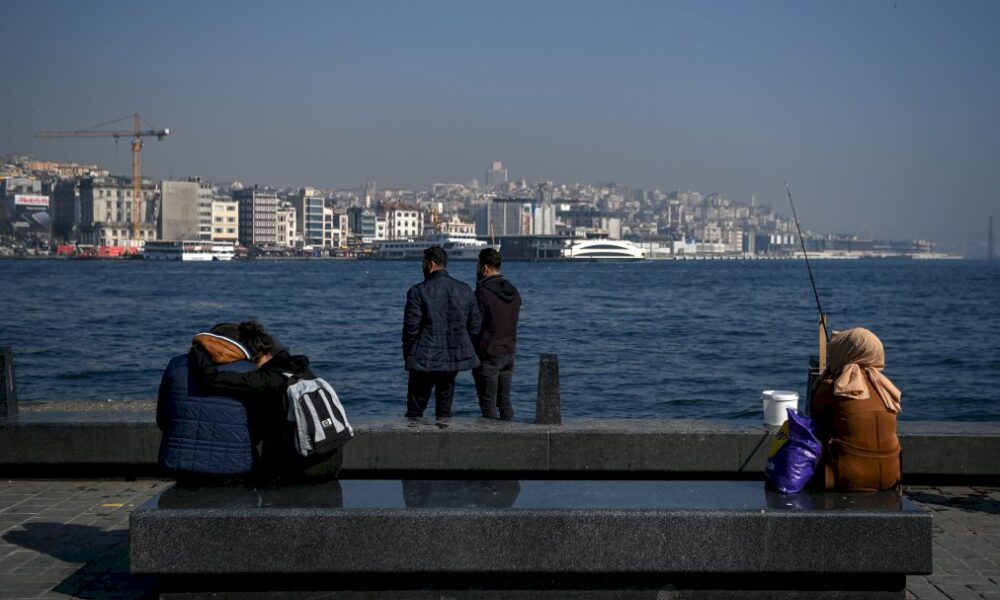 turquie:-erdogan-fulmine-contre-des-amiraux-retraites-pour-avoir-critique-un-de-ses-projets