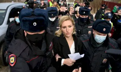des-partisans-de-l’opposant-russe-navalny-interpelles-devant-son-penitencier