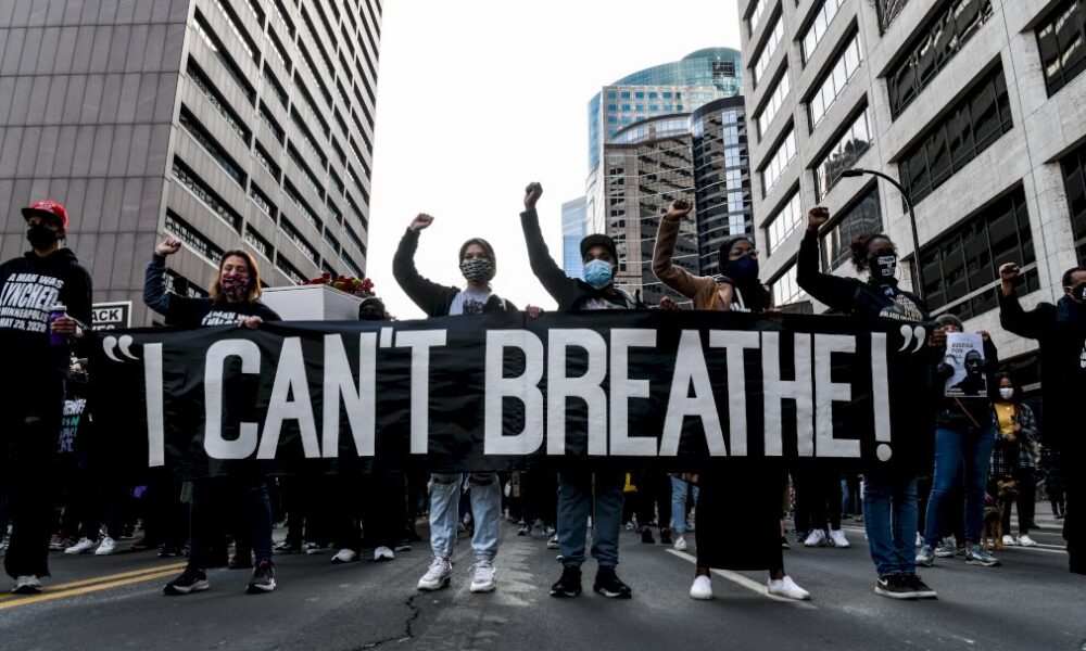 pris-en-etau,-george-floyd-a-succombe-a-un-manque-d&rsquo;oxygene,-selon-un-expert