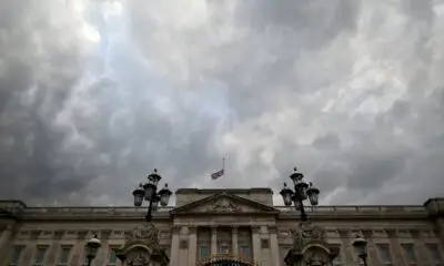 salves-de-tirs-et-silence-en-hommage-au-prince-philip