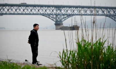 en-chine,-un-« ange »-veille-sur-le-« pont-des-suicides »