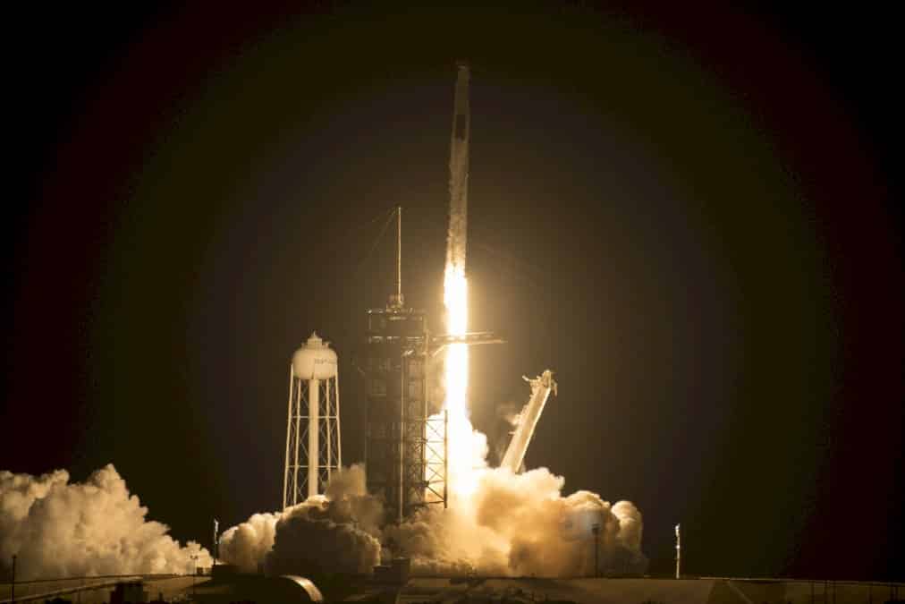 spacex-en-route-vers-la-station-spatiale-internationale-avec-quatre-astronautes-a-bord