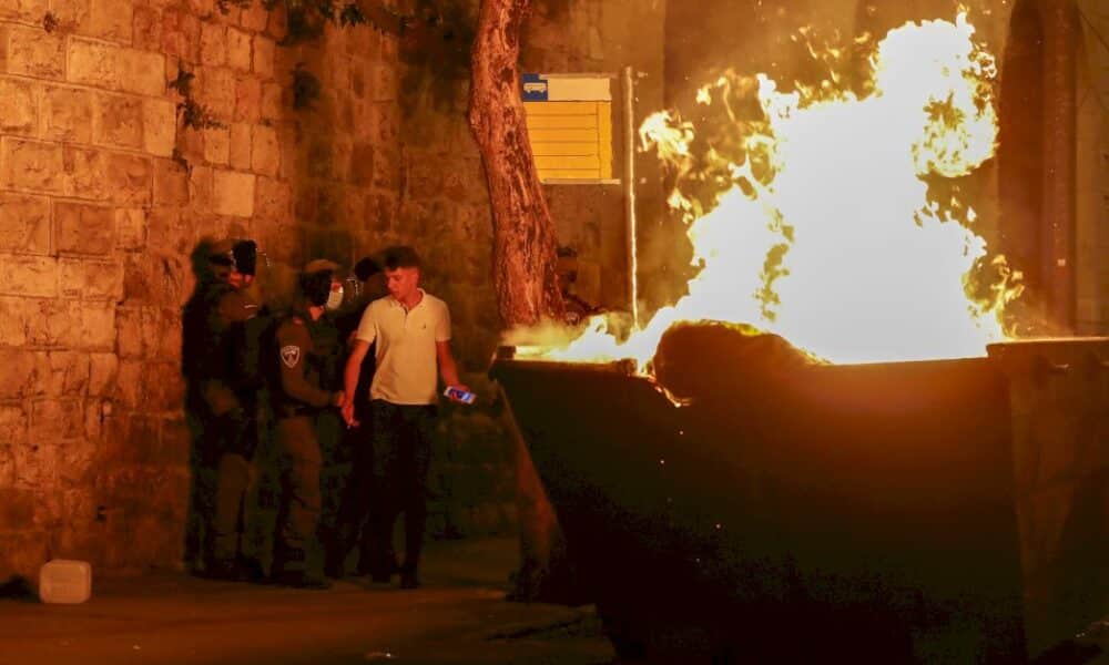 tirs-de-roquettes-depuis-gaza,-nouveaux-accrochages-a-jerusalem