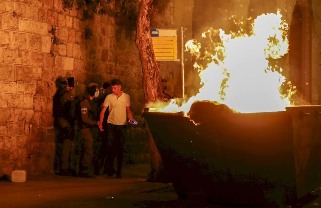 tirs-de-roquettes-depuis-gaza,-nouveaux-accrochages-a-jerusalem