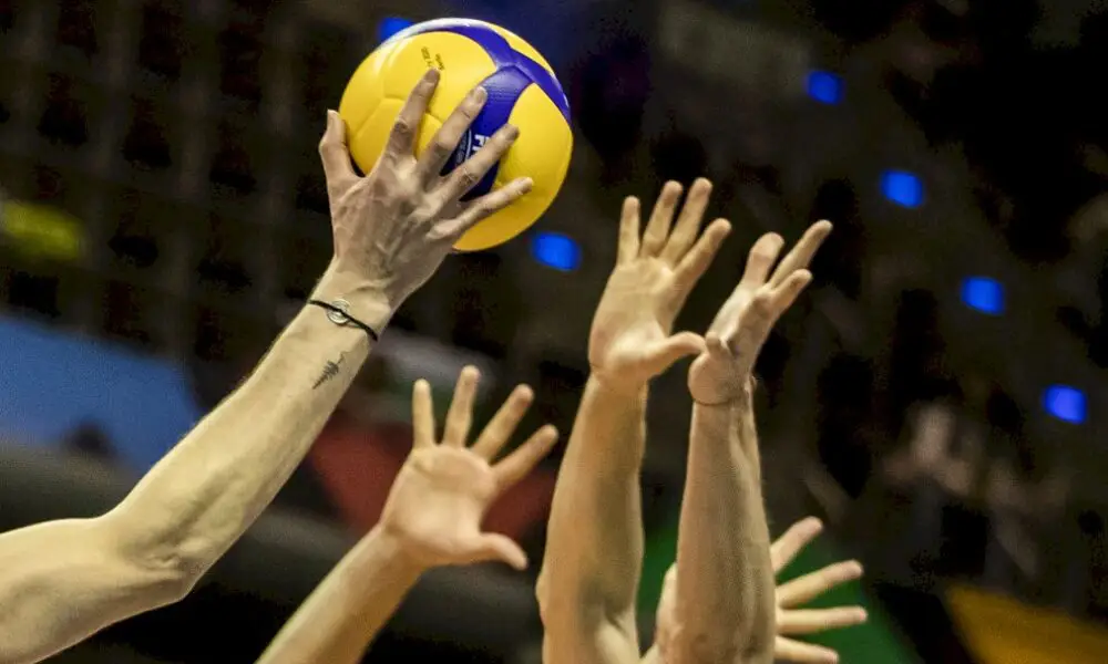 volley:-cannes-decroche-son-10e-titre-de-champion-de-france-lors-d’une-finale-renversante