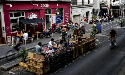 covid-19:-les-calendriers-de-reouverture-et-de-vaccination-en-question,-macron-parle-vendredi