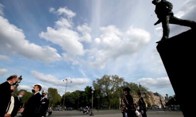 emmanuel-macron-commemore-la-victoire-du-8-mai-1945