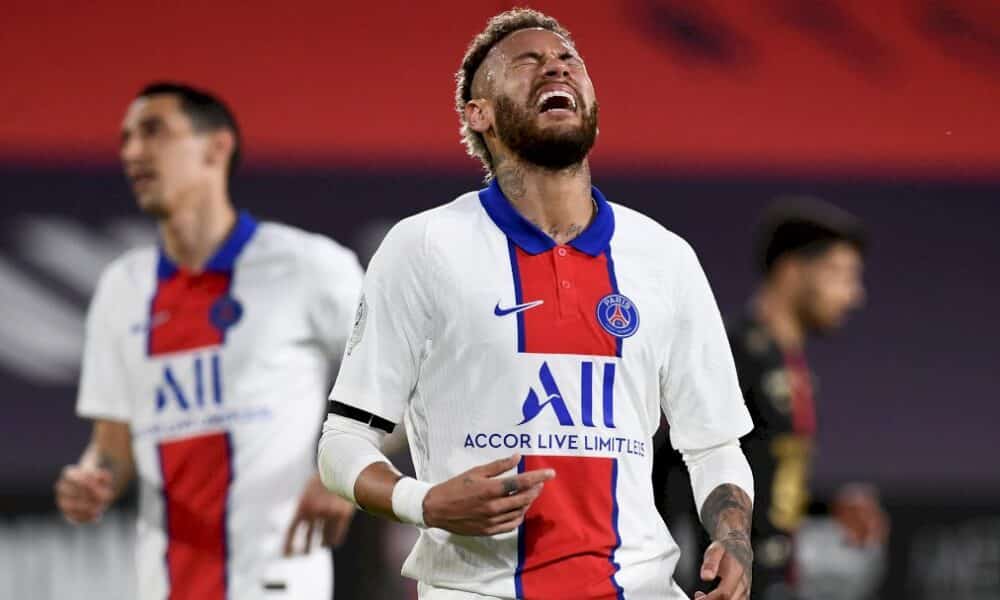 l1:-le-psg-s&rsquo;eloigne-du-titre,-l&rsquo;om-decevant-et-nimes-resistant