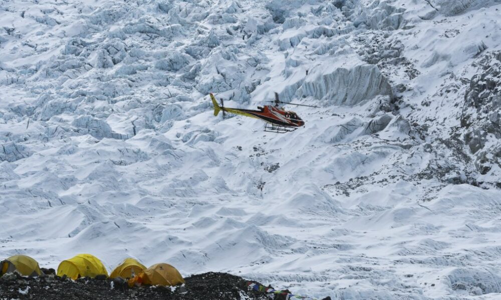 everest:-deces-de-deux-alpinistes,-un-americain-et-un-suisse
