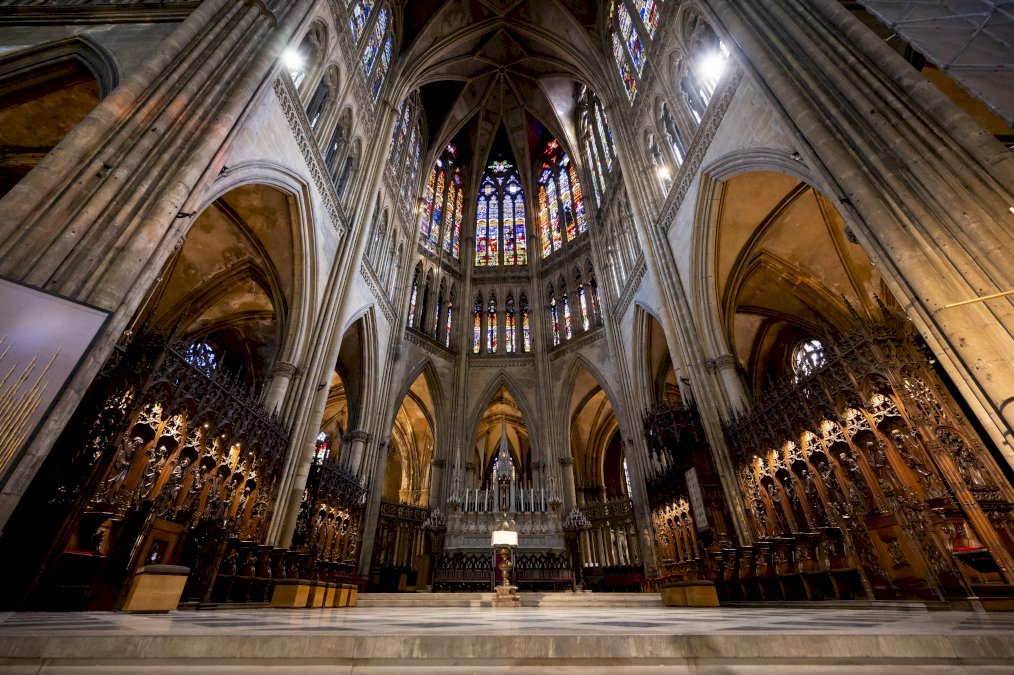 metz:-la-cathedrale,-« lanterne-de-dieu »,-fete-ses-800-ans-avec-de-nouveaux-vitraux