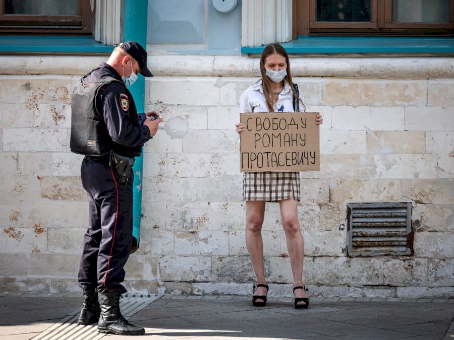 journaliste-belarusse-arrete:-loukachenko-chez-son-allie-poutine
