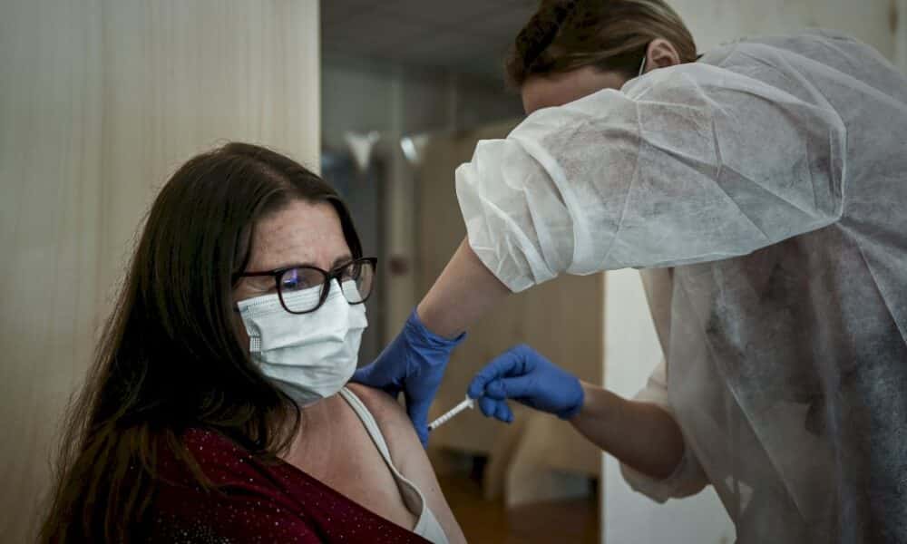 Covid-19 : 72 personnes indemnisées pour des effets secondaires