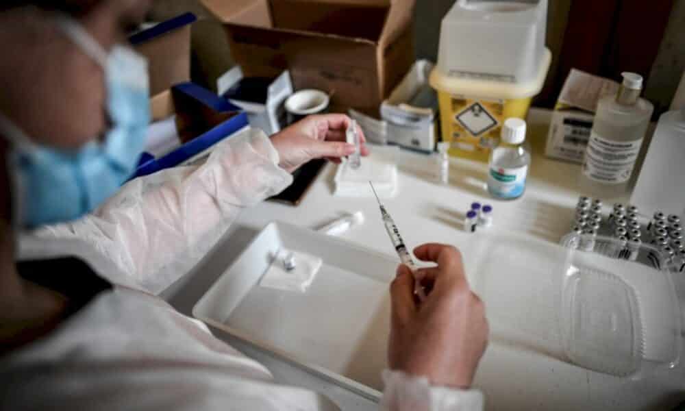 covid-19:-la-vaccination-pour-tous-sur-la-ligne-de-depart