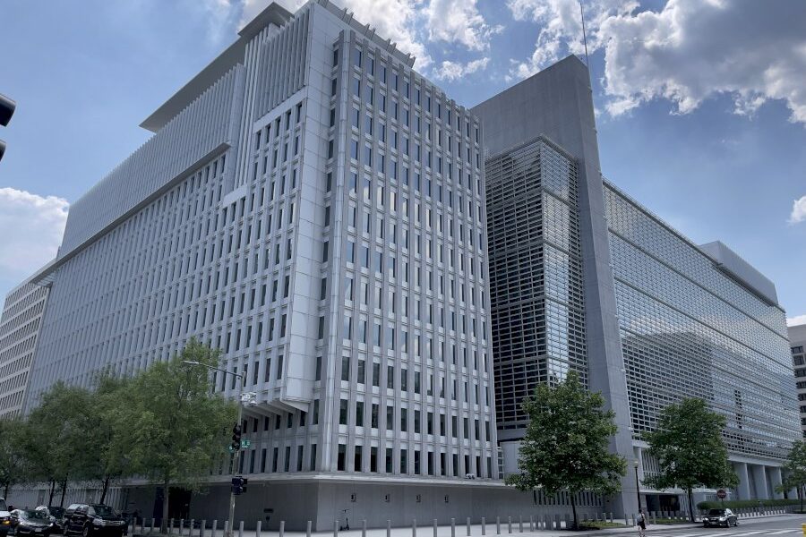 banque-mondiale:-croissance-mondiale-revisee-en-hausse,-les-pays-pauvres-a-la-traine