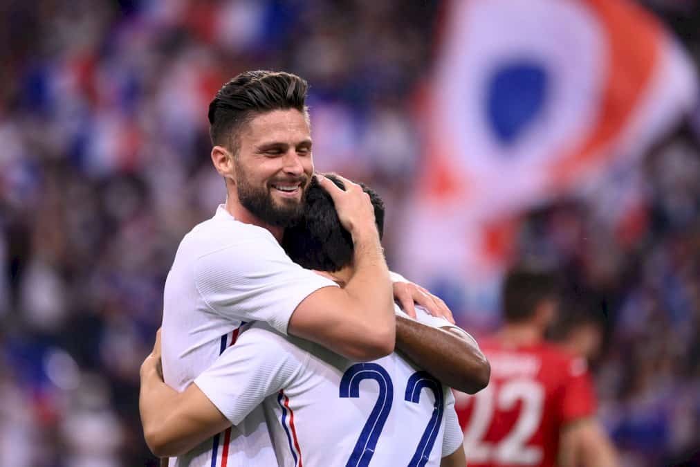 les-bleus-de-giroud-enchantent-les-fans-mais-craignent-pour-benzema-avant-l&rsquo;euro