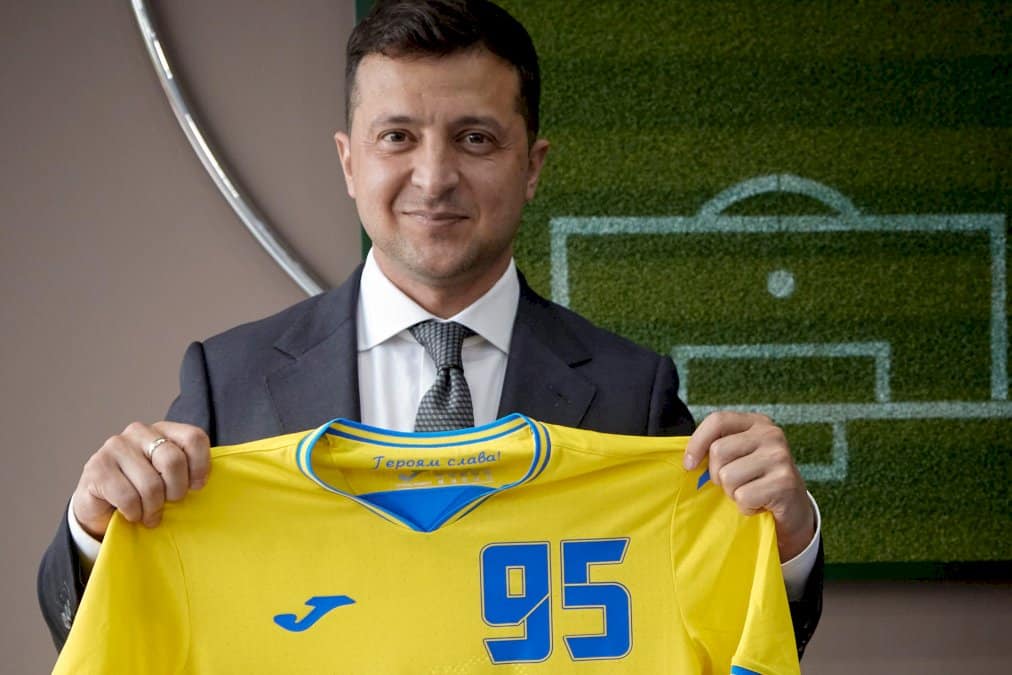 euro:-sous-la-pression-russe,-l&rsquo;uefa-fait-modifier-le-maillot-de-l&rsquo;ukraine