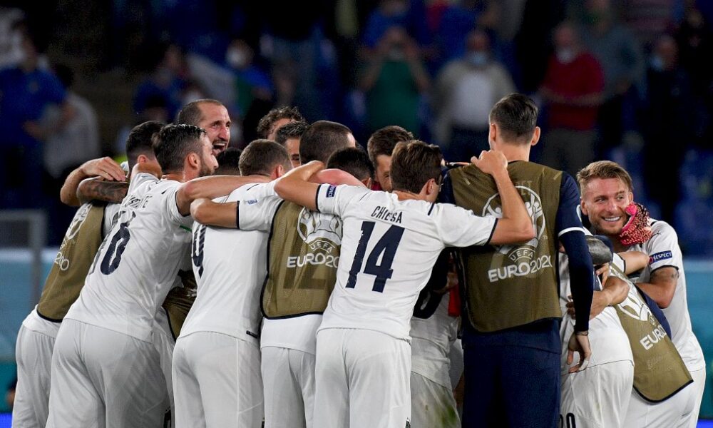 euro:-le-ballon-roule-enfin,-l&rsquo;italie-demarre-fort