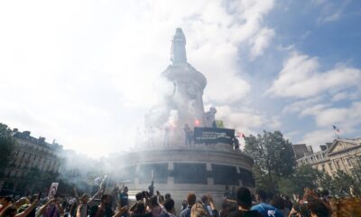 contre-l&rsquo;extreme-droite,-de-multiples-corteges-et-la-gauche-dans-sa-diversite