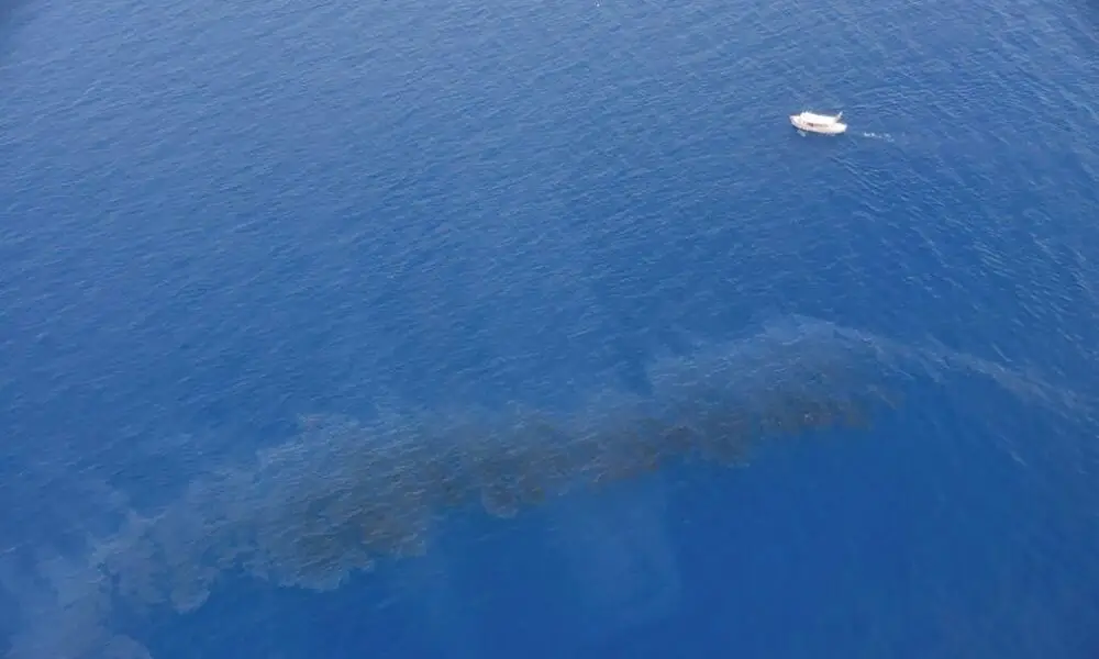 en-corse,-la-pollution-aux-hydrocarbures-s’eloigne-des-cotes