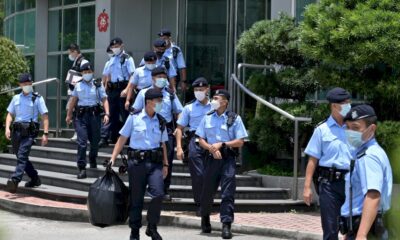 hong-kong:-raid-de-la-police-dans-les-locaux-du-journal-pro-democratie-apple-daily,-5-arrestations