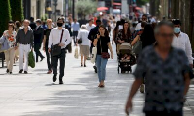 virus:-assouplissements-en-france-et-au-japon,-500.000-morts-au-bresil