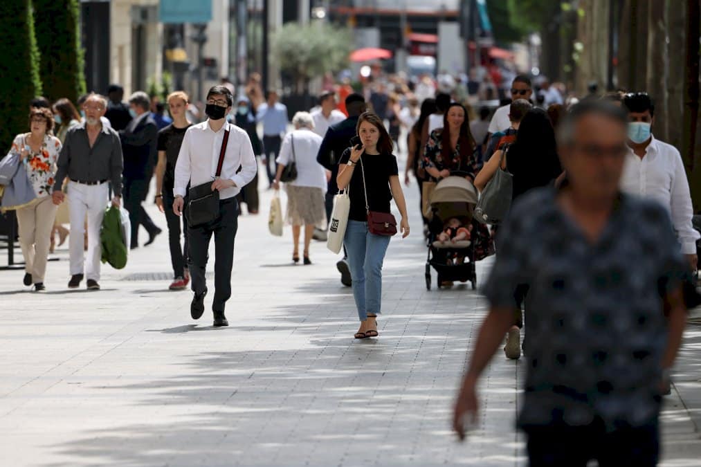 virus:-assouplissements-en-france-et-au-japon,-500.000-morts-au-bresil