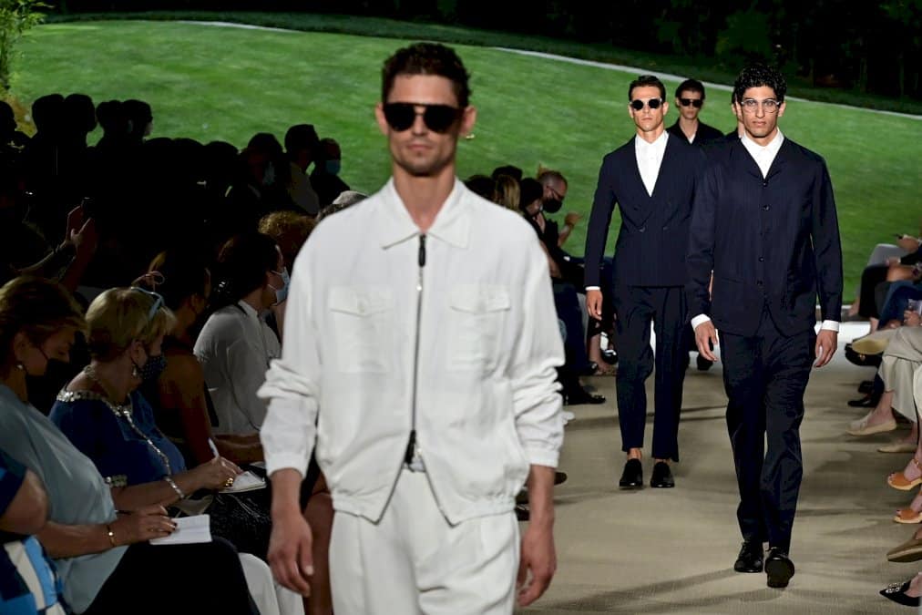 giorgio-armani,-entre-retour-aux-sources-et-legerete