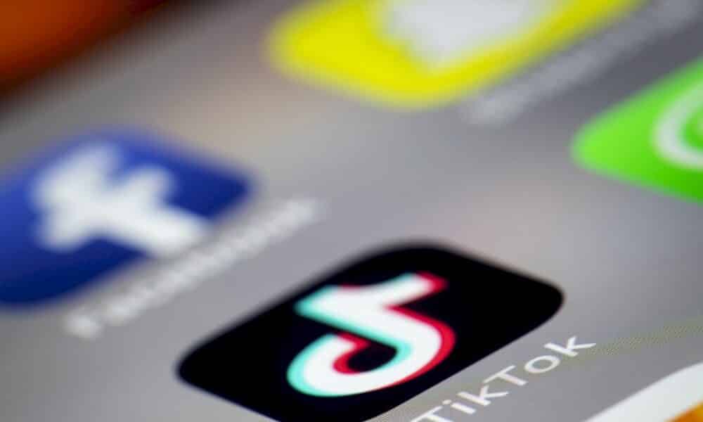 TikTok : la Commission européenne interdit à ses employés d'utiliser l'application chinoise