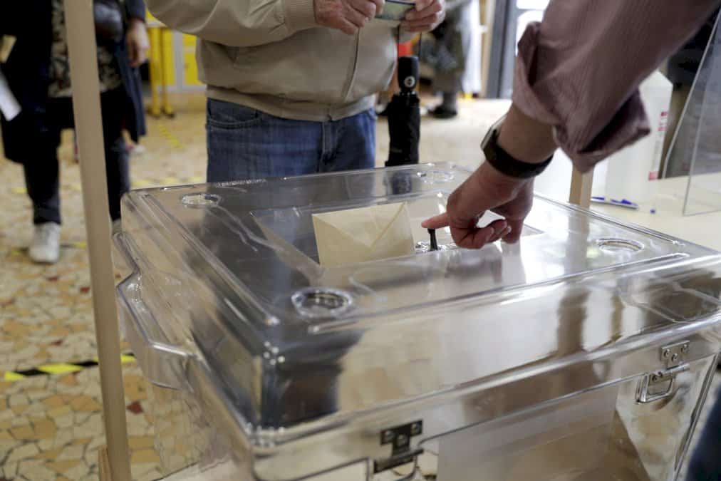 regionales:-abstention-quasi-record,-les-sortants-reelus,-pas-de-region-pour-le-rn