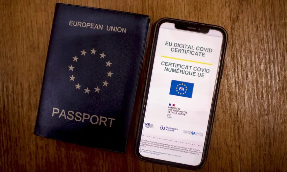 tourisme:-le-« pass-sanitaire »-europeen-entre-en-vigueur-jeudi