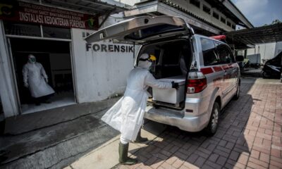 virus:-nouveau-record-de-deces-en-russie,-l&rsquo;indonesie-serre-la-vis