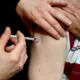 covid:-des-medecins-demandent-la-vaccination-obligatoire-des-soignants-« avant-septembre »