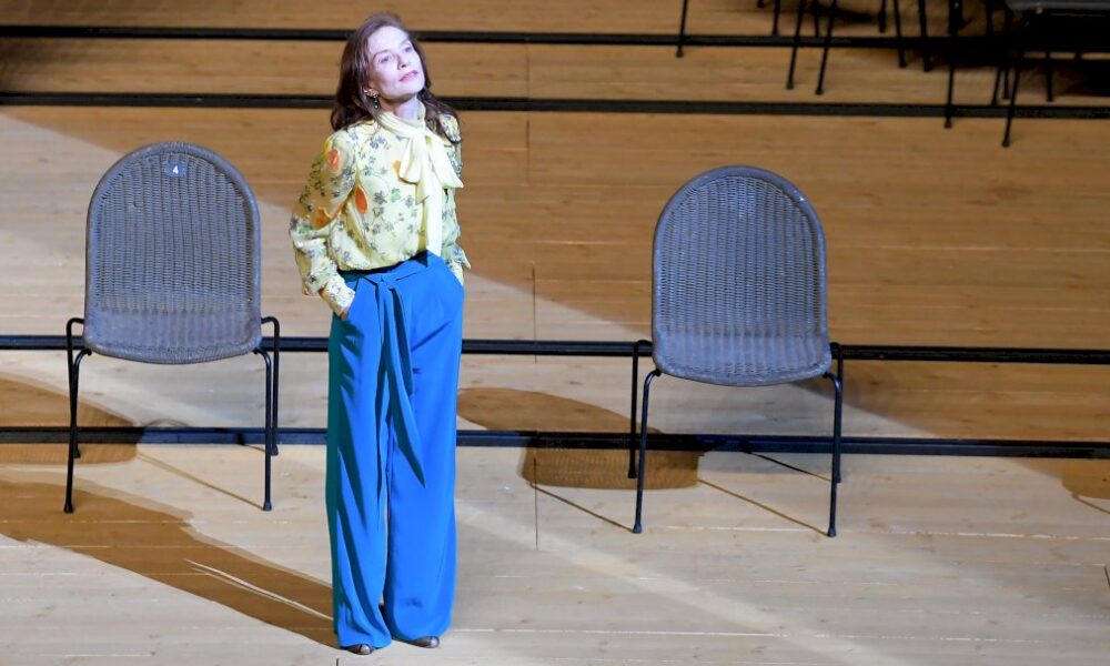 avignon-renoue-avec-son-festival,-en-gardant-un-oeil-sur-le-covid