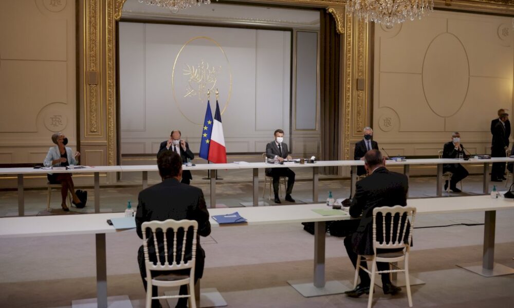 syndicats-et-patronat-recus-a-l&rsquo;elysee,-les-decisions-attendront